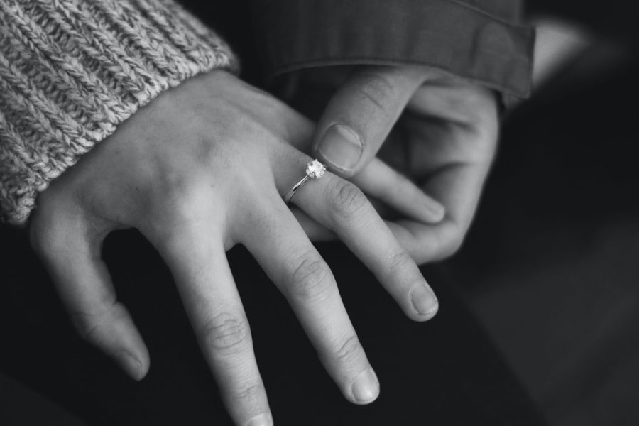 Buy Your Engagement Ring at a Pawnshop for a Wonderful Proposal 